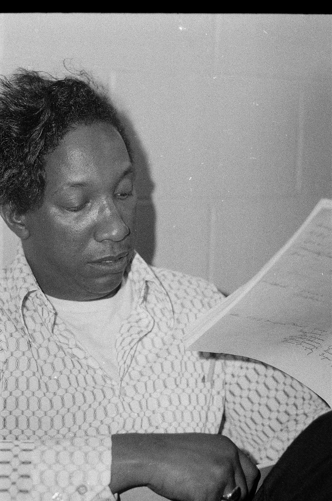 People in and around Cabrini Green housing projects - Chicago Sun-Times