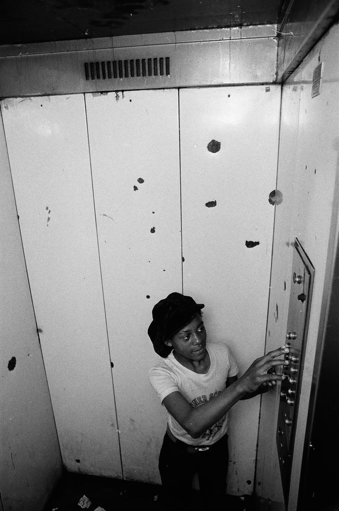 People in and around Cabrini Green housing projects - Chicago Sun-Times