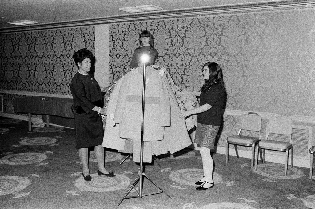 Ebony Fashion Fair - Chicago Sun-Times