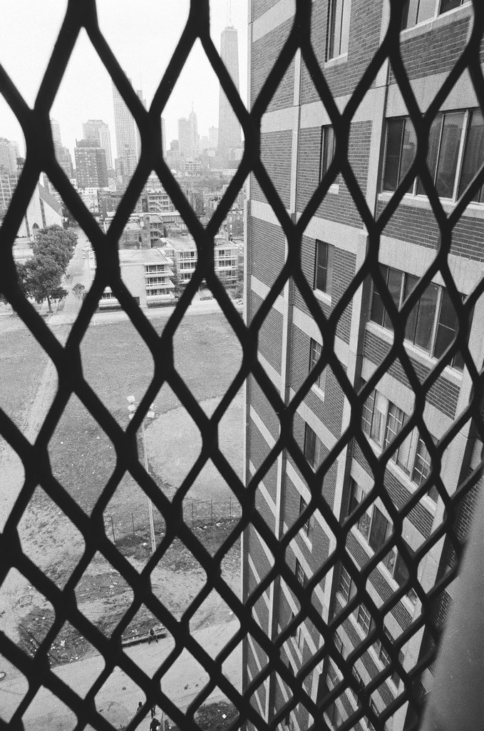 People in and around Cabrini Green housing projects - Chicago Sun-Times