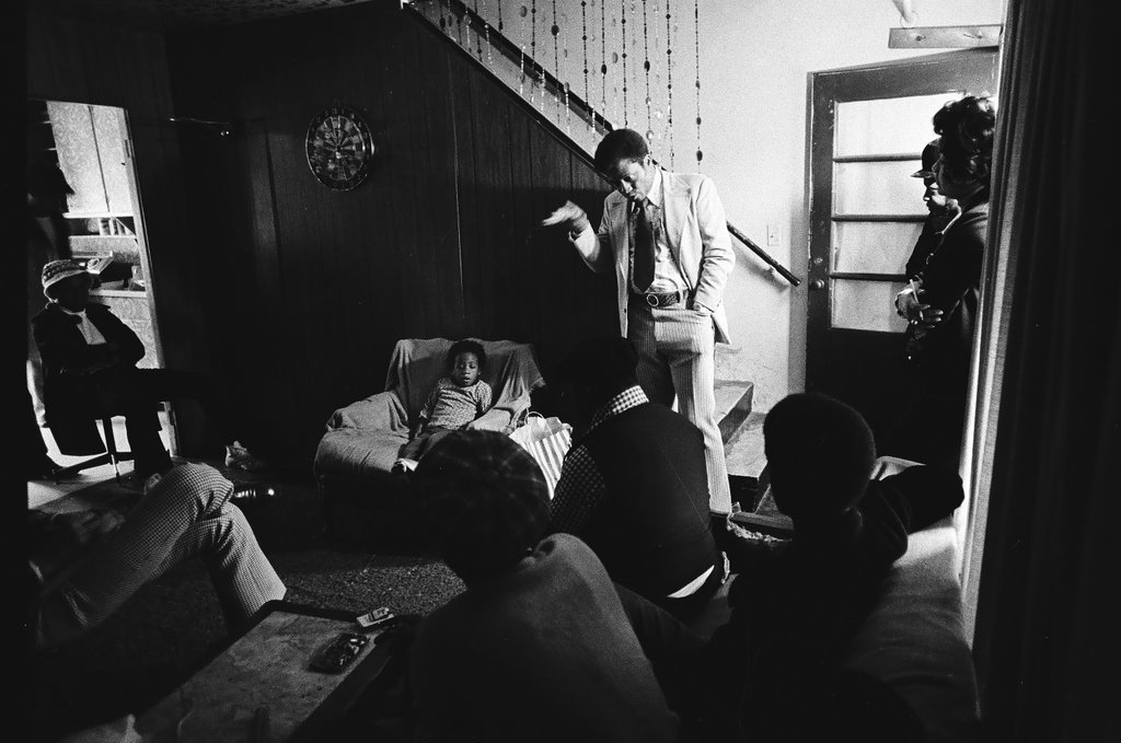 Meeting between management and residents at Altgeld Gardens - Chicago Sun-Times
