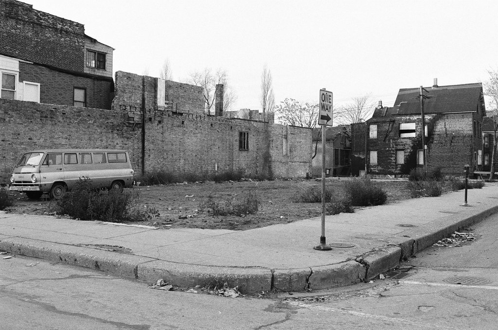 Public housing at North Avenue and Orchard Street - Chicago Sun-Times