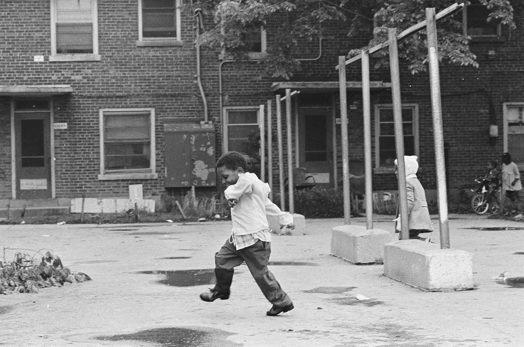Meeting between management and residents at Altgeld Gardens - Chicago Sun-Times
