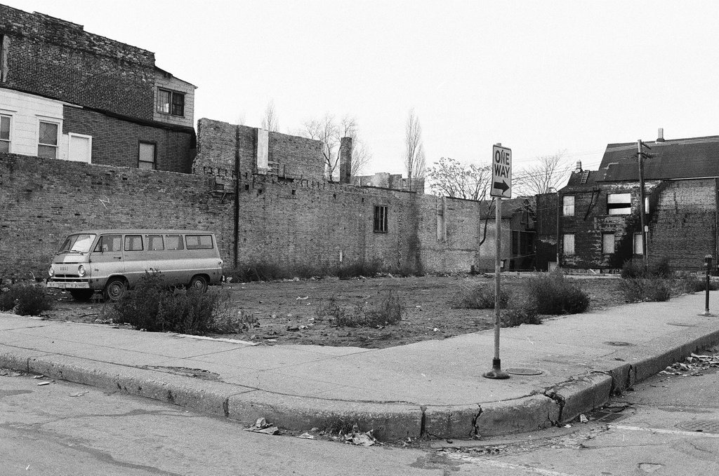 Public housing at North Avenue and Orchard Street - Chicago Sun-Times