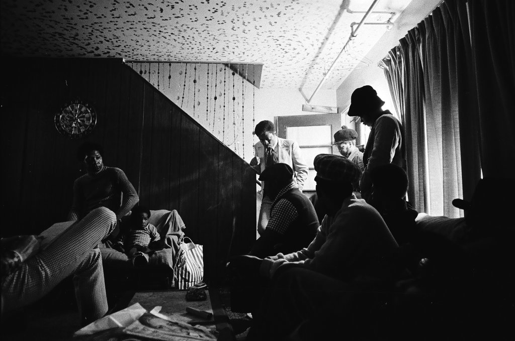 Meeting between management and residents at Altgeld Gardens - Chicago Sun-Times