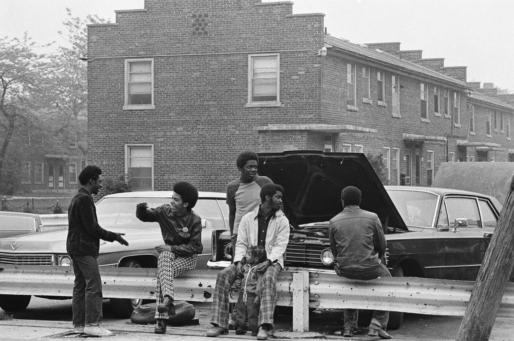 Meeting between management and residents at Altgeld Gardens - Chicago Sun-Times