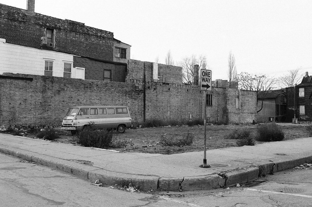Public housing at North Avenue and Orchard Street - Chicago Sun-Times