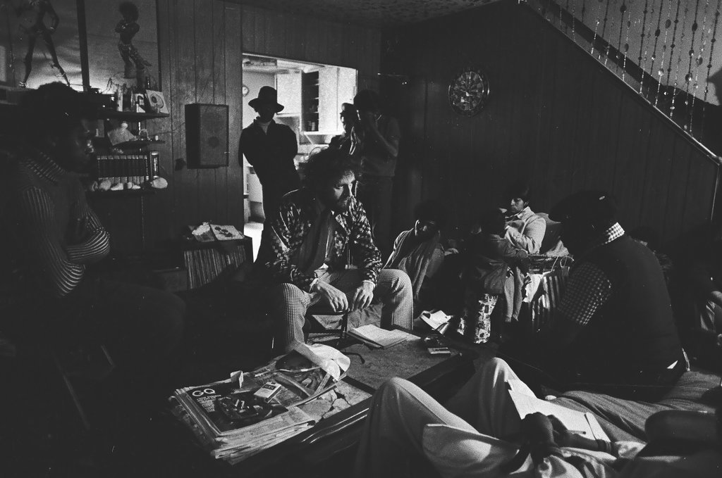 Meeting between management and residents at Altgeld Gardens - Chicago Sun-Times