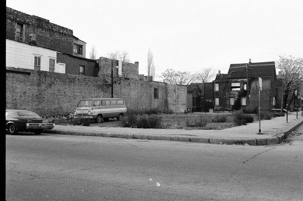 Public housing at North Avenue and Orchard Street - Chicago Sun-Times