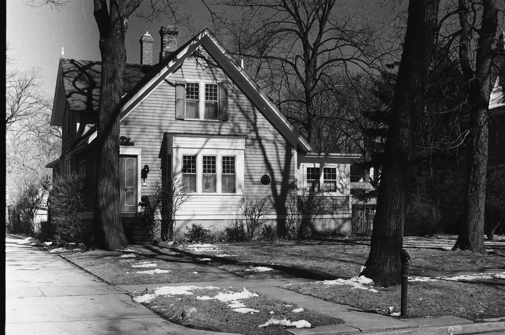 Home at 824 Lake Avenue - Chicago Sun-Times