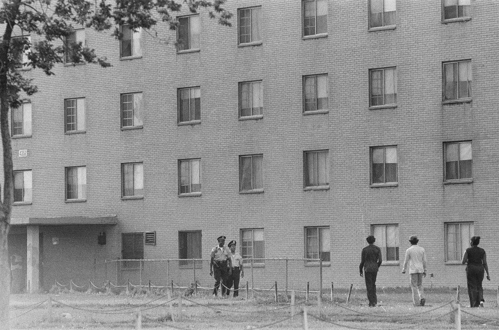 Robert Taylor Homes - Chicago Sun-Times