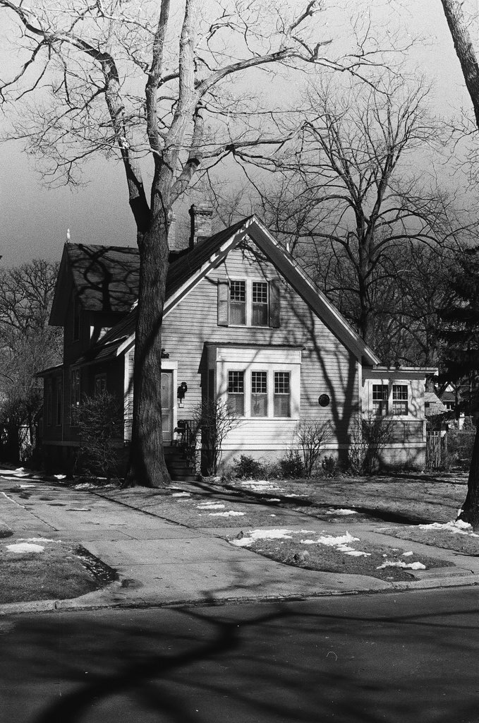 Home at 824 Lake Avenue - Chicago Sun-Times