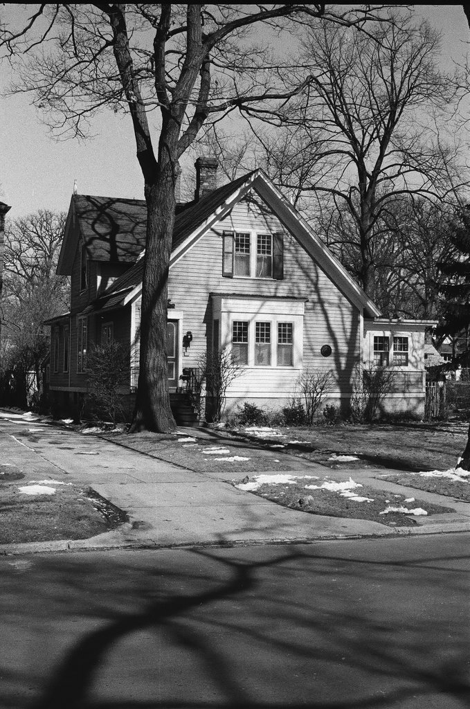 Home at 824 Lake Avenue - Chicago Sun-Times