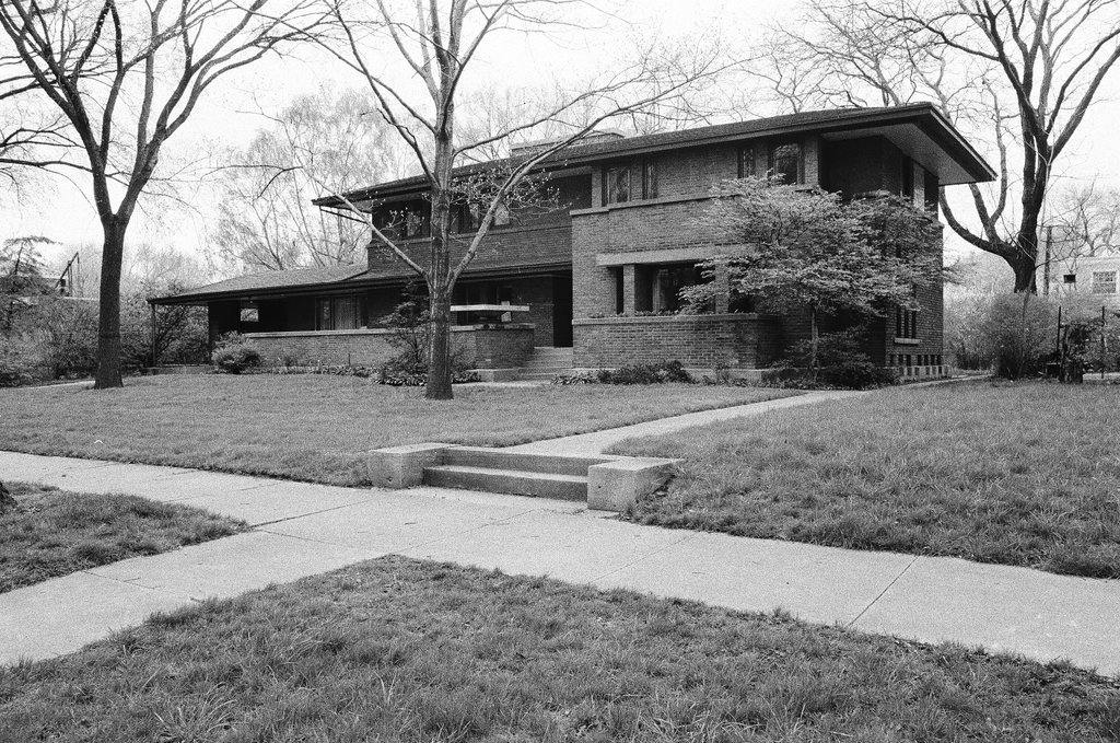 Frank Lloyd Wright Home - Chicago Sun-Times