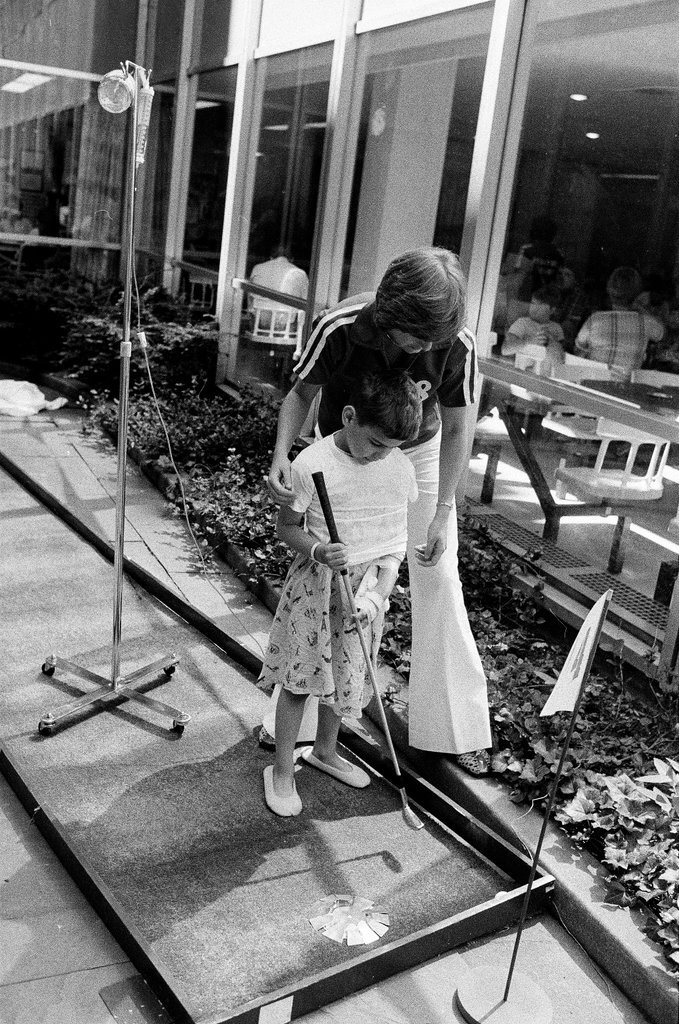 Children play mini golf at Children's Memorial Hospital - Chicago Sun-Times