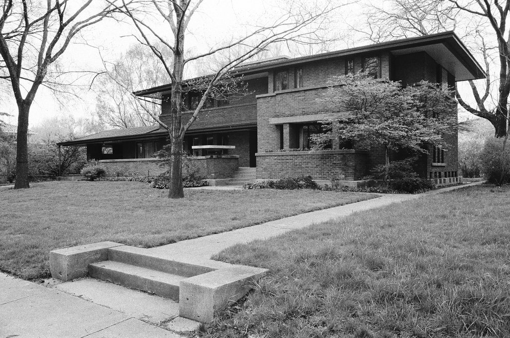 Frank Lloyd Wright Home - Chicago Sun-Times
