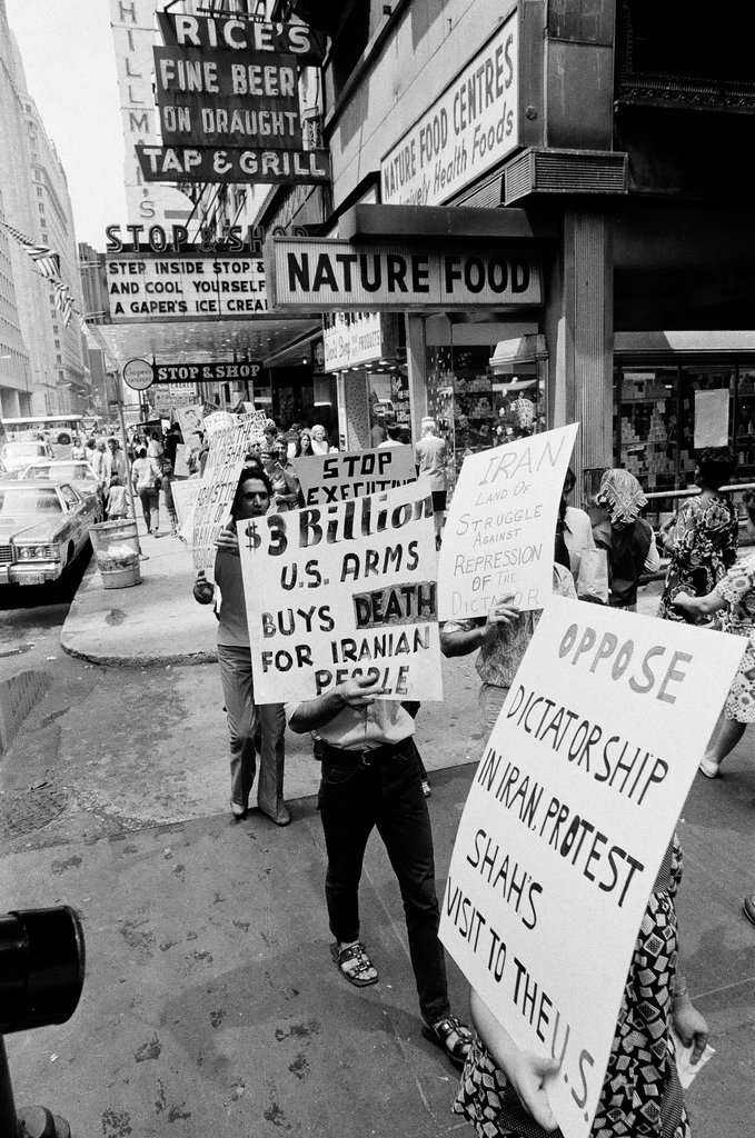Iranians protest - Chicago Sun-Times