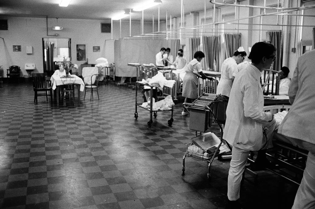 Cook County Hospital crowded conditions - Chicago Sun-Times