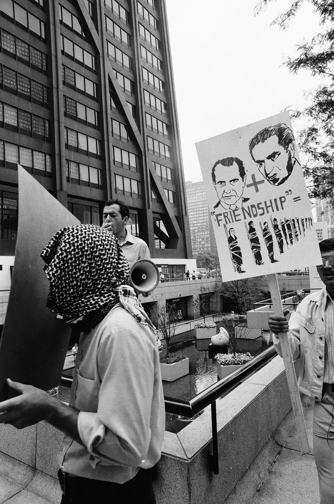 Iranians protest - Chicago Sun-Times