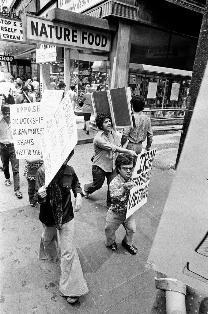 Iranians protest - Chicago Sun-Times