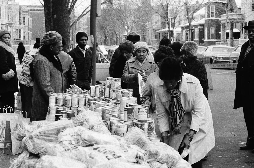 Englewood Hospital serves Thanksgiving meal - Chicago Sun-Times