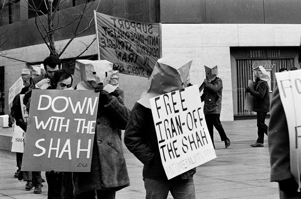 Iranians protest - Chicago Sun-Times