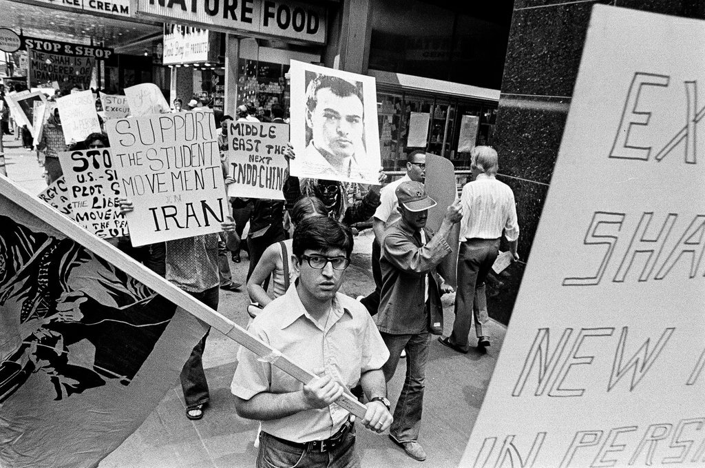 Iranians protest - Chicago Sun-Times