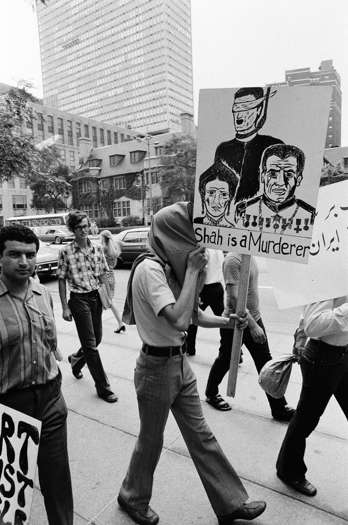 Iranians protest - Chicago Sun-Times