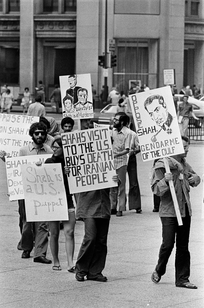 Iranians protest - Chicago Sun-Times