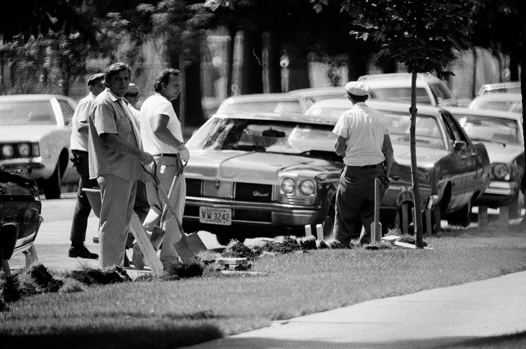 City workers on Belmont Avenue - Chicago Sun-Times
