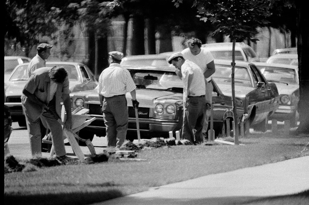 City workers on Belmont Avenue - Chicago Sun-Times