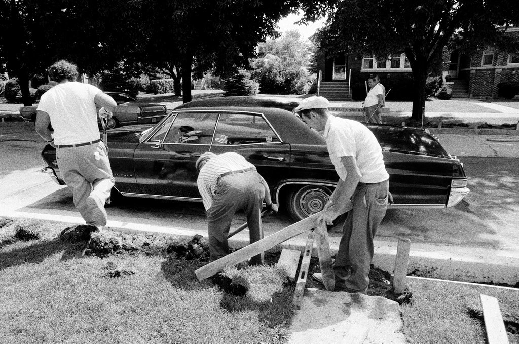 City workers on Belmont Avenue - Chicago Sun-Times