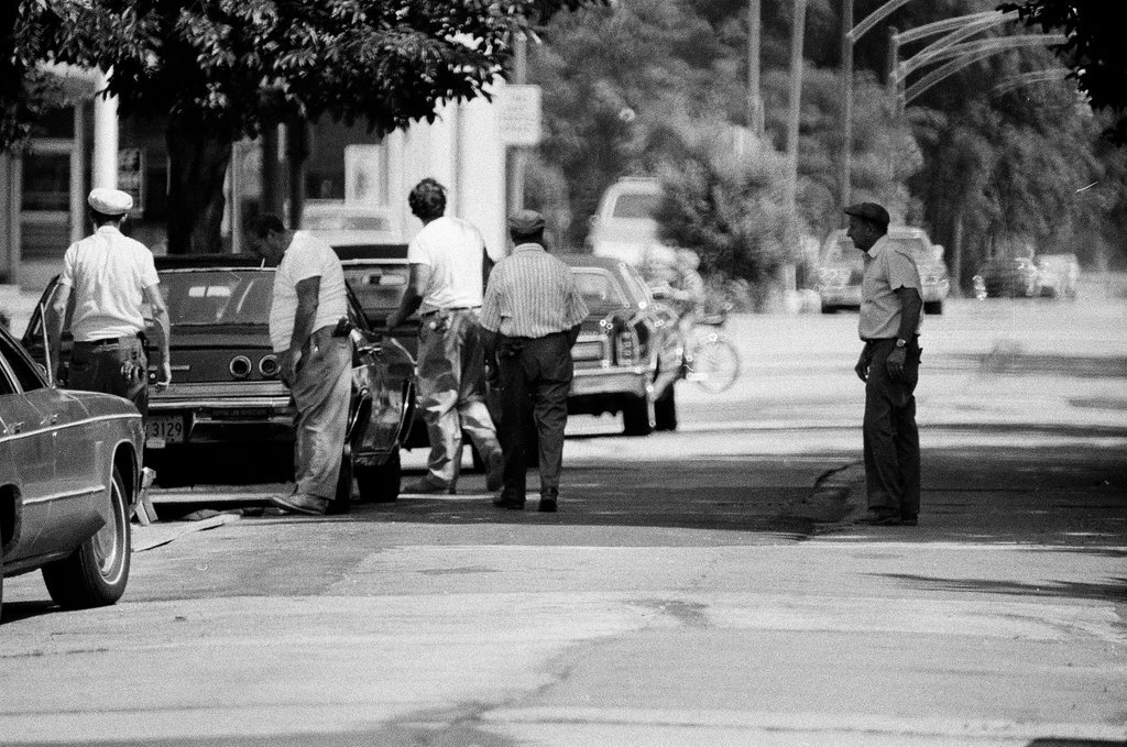 City workers on Belmont Avenue - Chicago Sun-Times