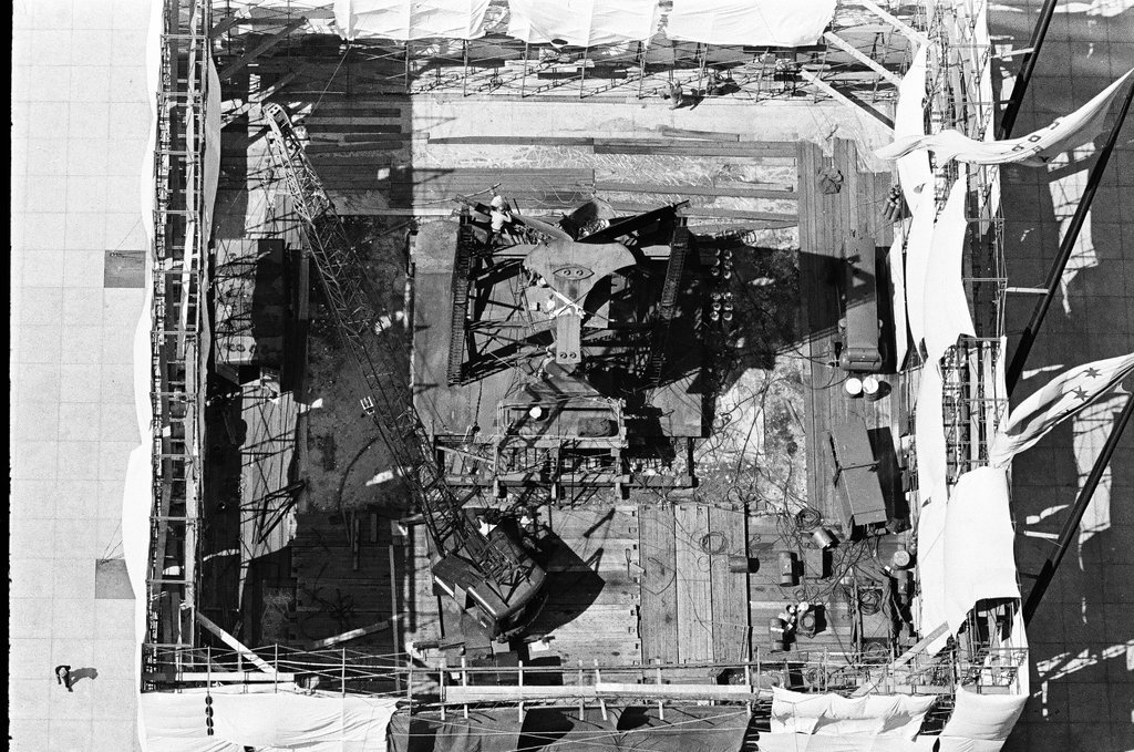 Picasso sculpture construction - Chicago Sun-Times