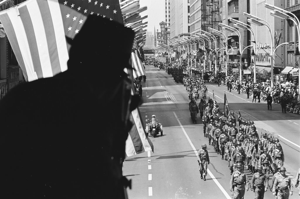 Memorial Day parade on State Street - Chicago Sun-Times