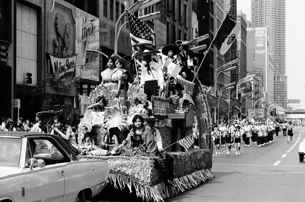 Parade celebrating Mexican independence in the Loop - Chicago Sun-Times