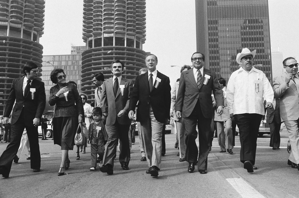 Mexican Independence parade - Chicago Sun-Times