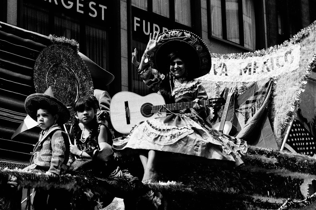 Parade celebrating Mexican independence in the Loop - Chicago Sun-Times