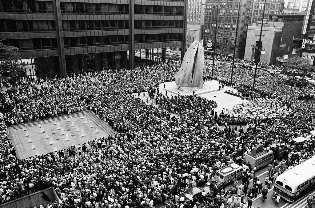 Crowd gathered at Civic Center for Picasso statue unveiling - Chicago Sun-Times