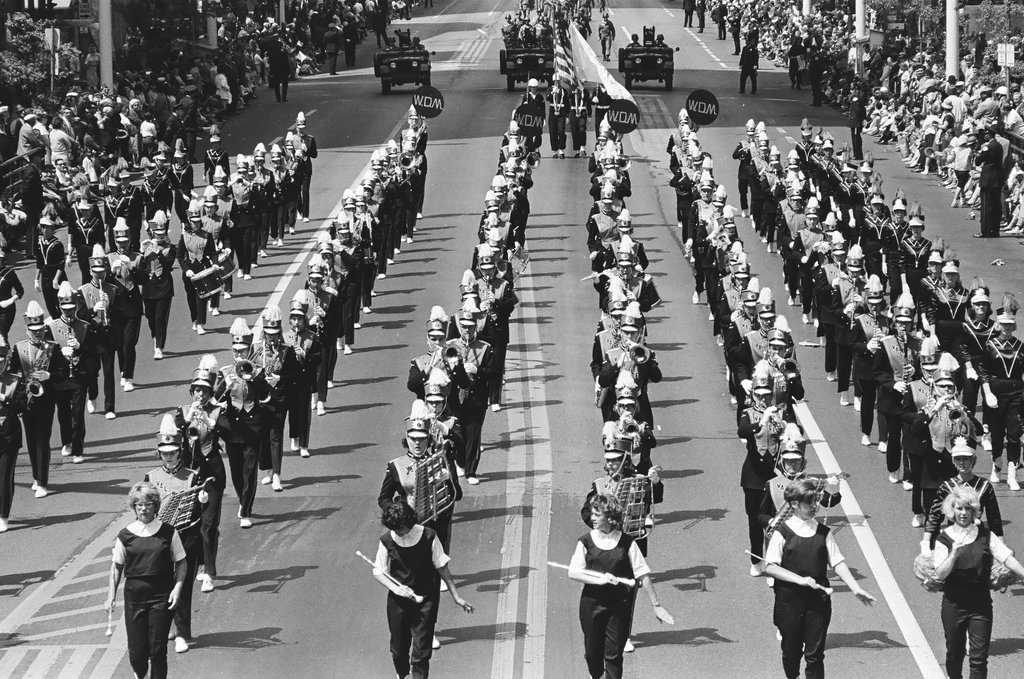 Memorial Day parade on State Street - Chicago Sun-Times