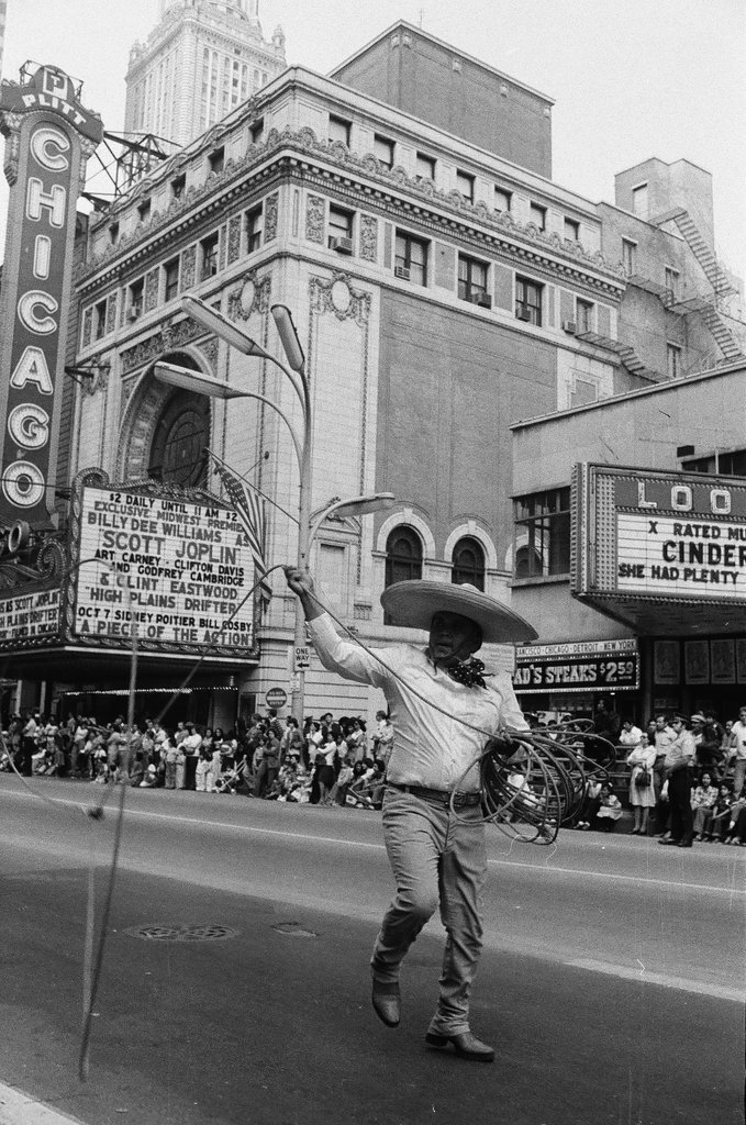 Mexican Independence parade - Chicago Sun-Times