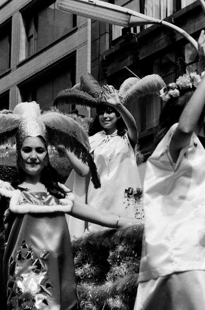 Parade celebrating Mexican independence in the Loop - Chicago Sun-Times