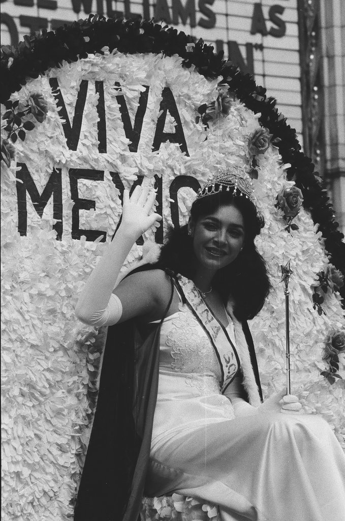 Mexican Independence parade - Chicago Sun-Times