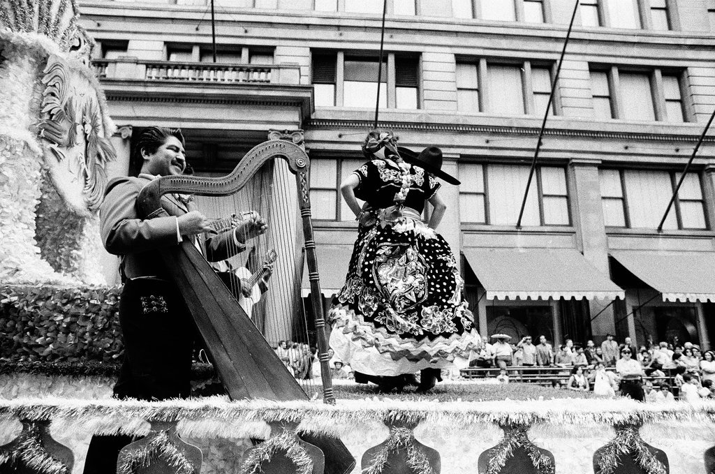 Parade celebrating Mexican independence in the Loop - Chicago Sun-Times