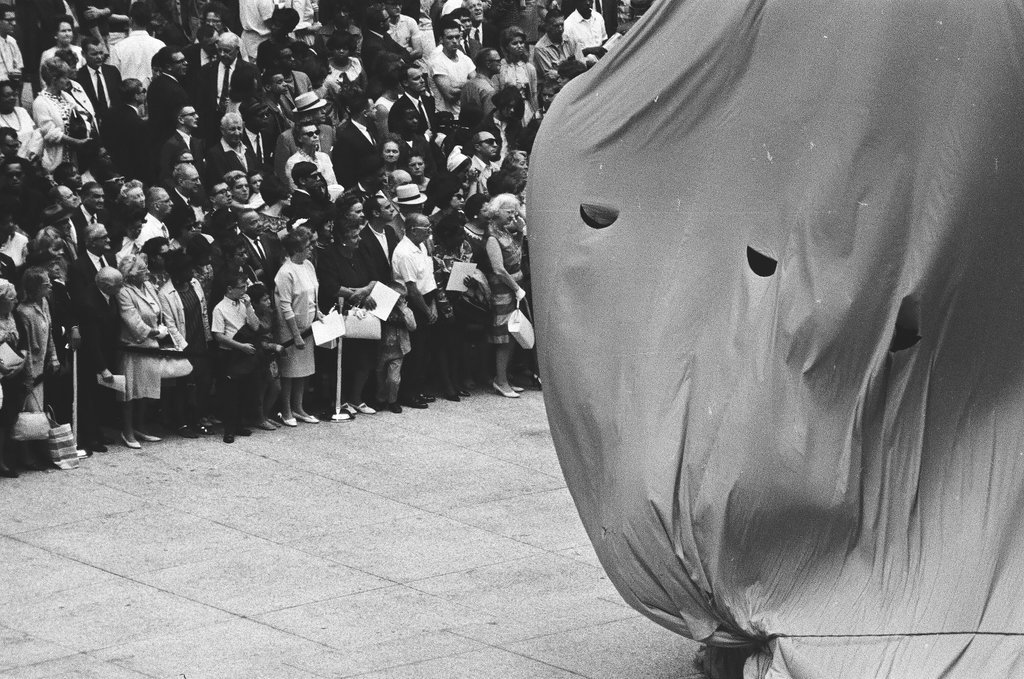 Crowd gathered at Civic Center for Picasso statue unveiling - Chicago Sun-Times