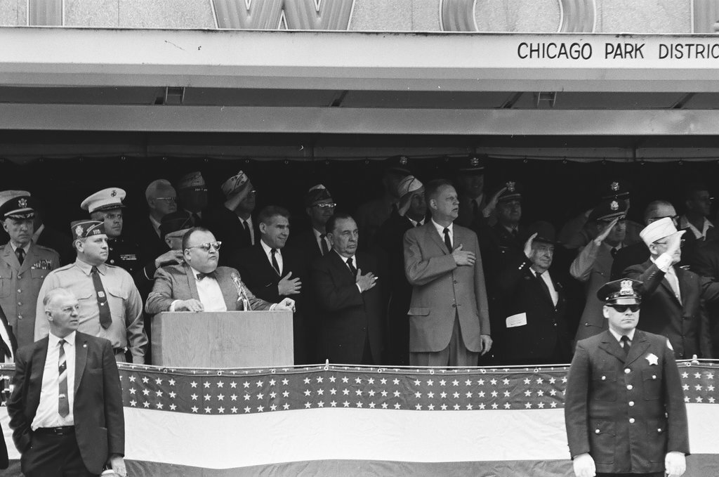 Memorial Day parade on State Street - Chicago Sun-Times
