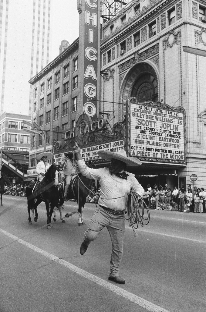 Mexican Independence parade - Chicago Sun-Times