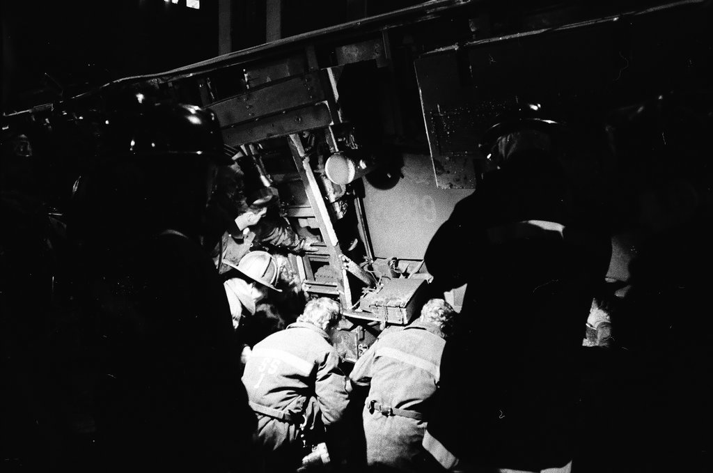 Aftermath of elevated train crash at Wabash Avenue and Lake Street - Chicago Sun-Times