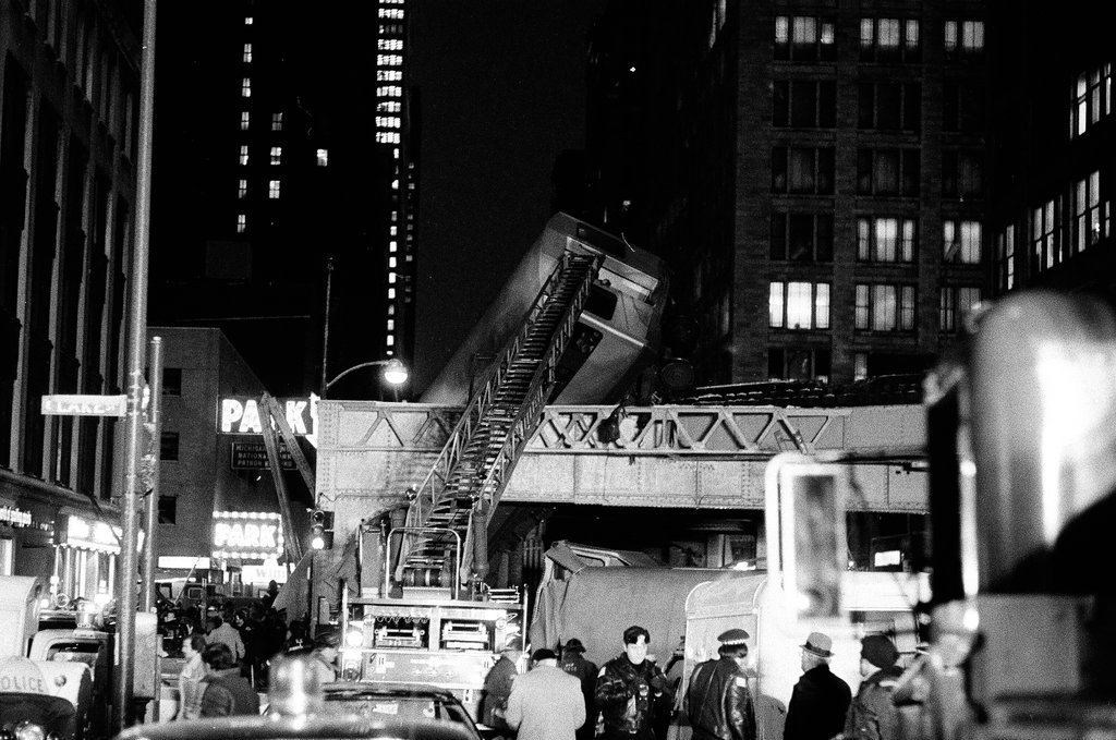 Aftermath of elevated train crash at Wabash Avenue and Lake Street - Chicago Sun-Times