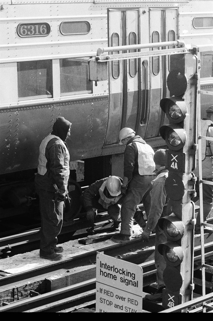 Elevated train derailment at 59th Street and Calumet Avenue - Chicago Sun-Times